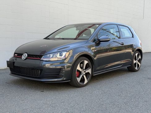Used 2015 Volkswagen GTI SE w/ Lighting Package (SEL) FWD image 2