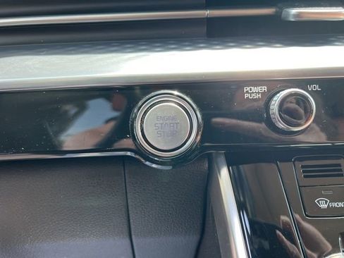 Used 2024 Kia Carnival SX Prestige FWD image 21