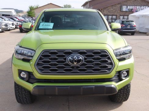 Used 2023 Toyota Tacoma TRD Off-Road w/ TRD Premium Off Road Package AWD/4WD image 7