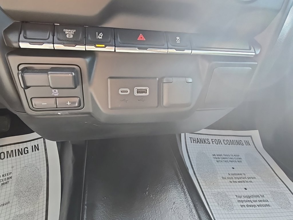 Used 2024 GMC Sierra 3500 Pro AWD/4WD image 17