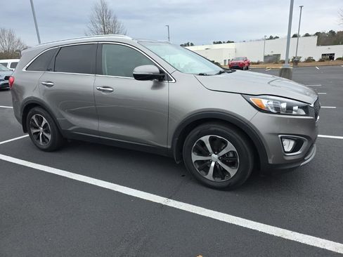 Used 2016 Kia Sorento EX w/ EX Touring Package image 10