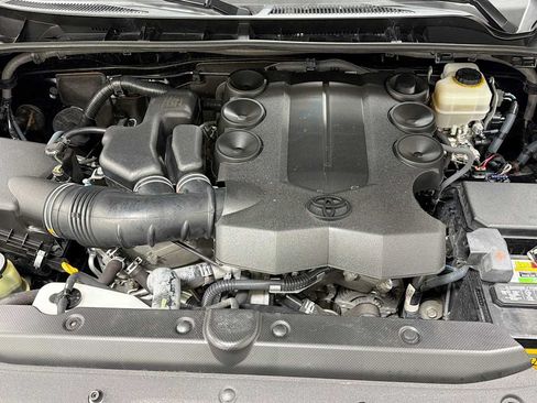 Used 2015 Toyota 4Runner Limited AWD/4WD image 31