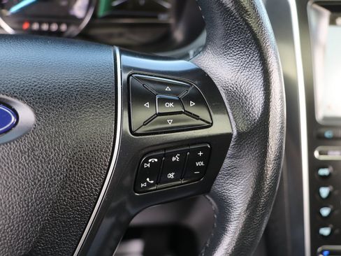 Used 2018 Ford Explorer Limited w/ Equipment Group 301A AWD/4WD image 19