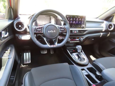 Certified 2024 Kia Forte GT-Line FWD image 5