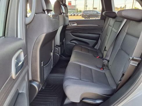 Used 2018 Jeep Grand Cherokee Laredo RWD image 7