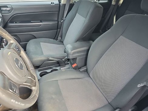 Used 2013 Jeep Compass Latitude w/ Sun/Sound Group image 13