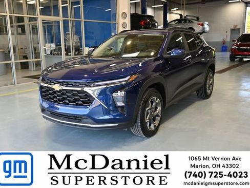 Used 2024 Chevrolet Trax LT w/ Driver Confidence Package FWD image 1