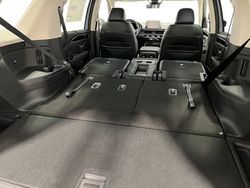 New 2025 Honda Pilot Touring image 38