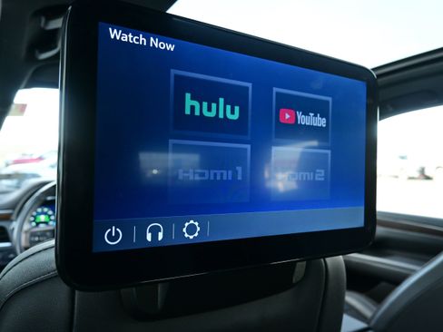 Used 2024 Chevrolet Tahoe High Country w/ Advanced Technology Package image 19