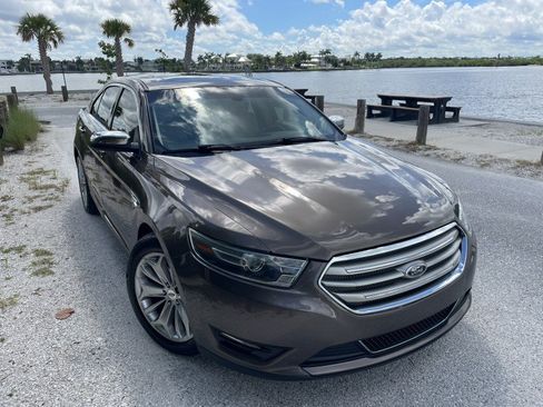 Used 2016 Ford Taurus Limited FWD image 29