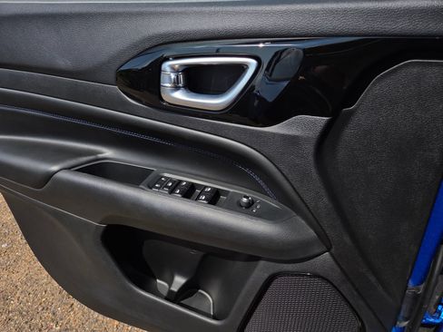 New 2026 Jeep Compass Latitude AWD/4WD image 14