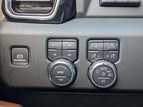 Used 2024 GMC Sierra 1500 Denali Ultimate image 25