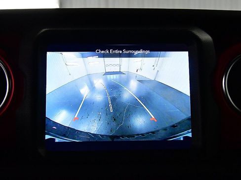 Used 2022 Jeep Wrangler Unlimited Rubicon w/ Cold Weather Group image 22