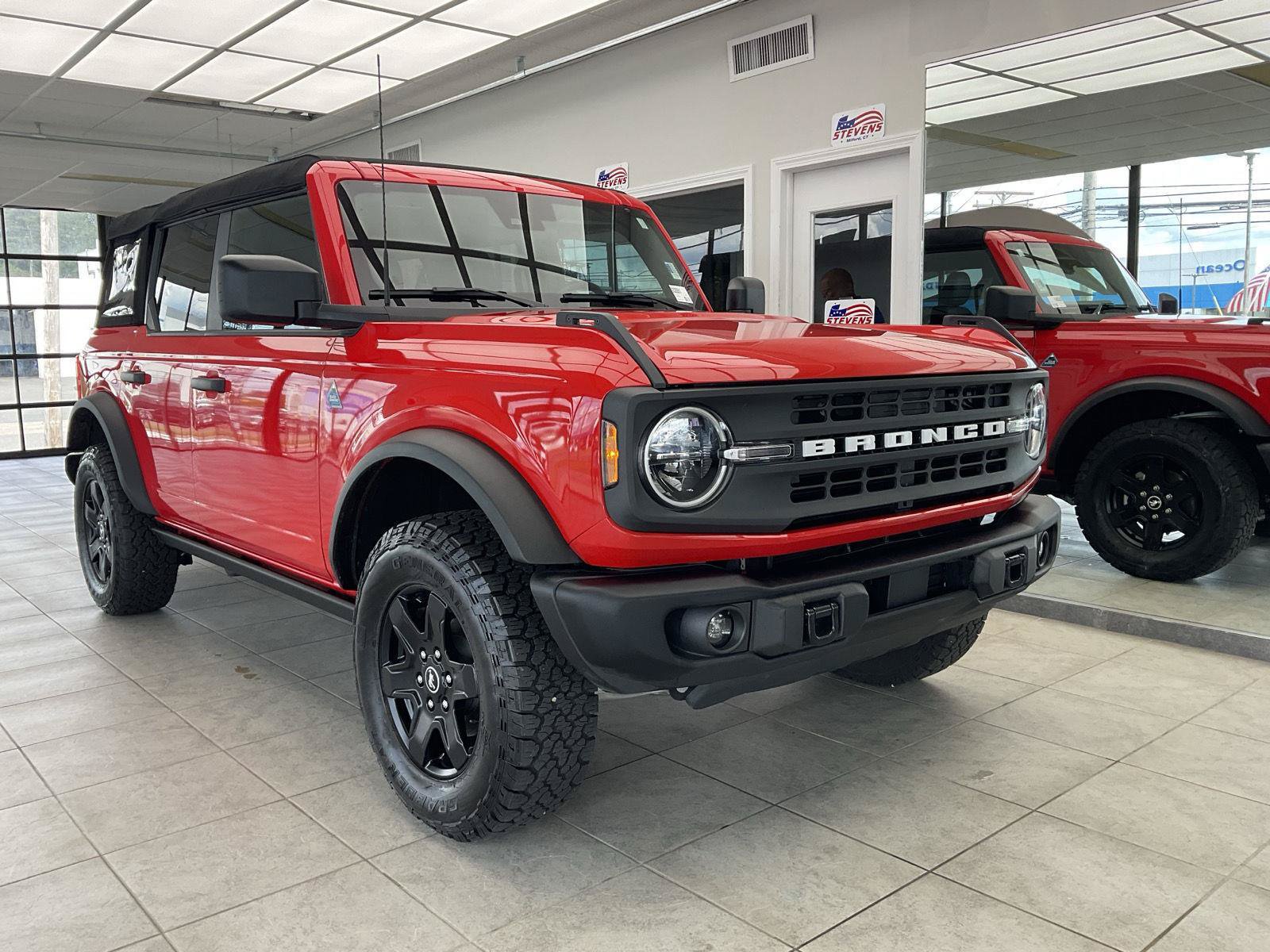 Used 2024 Ford Bronco Black Diamond AWD/4WD image 1