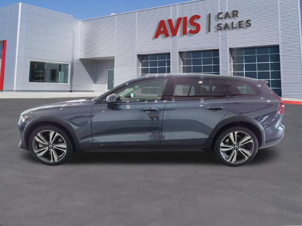 Used 2025 Volvo V60 B5 Cross Country Plus AWD/4WD image 9