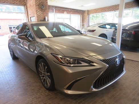 Used 2021 Lexus ES 350 w/ Premium Package FWD image 3