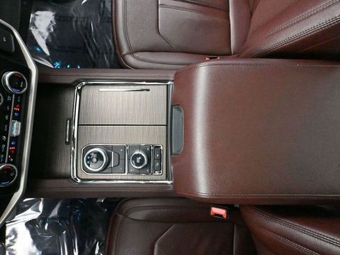 Used 2024 Ford Expedition Limited image 37