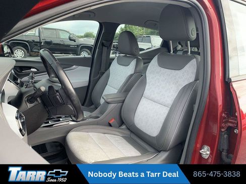Used 2022 Chevrolet Bolt EUV Premier w/ Super Cruise Package FWD image 13