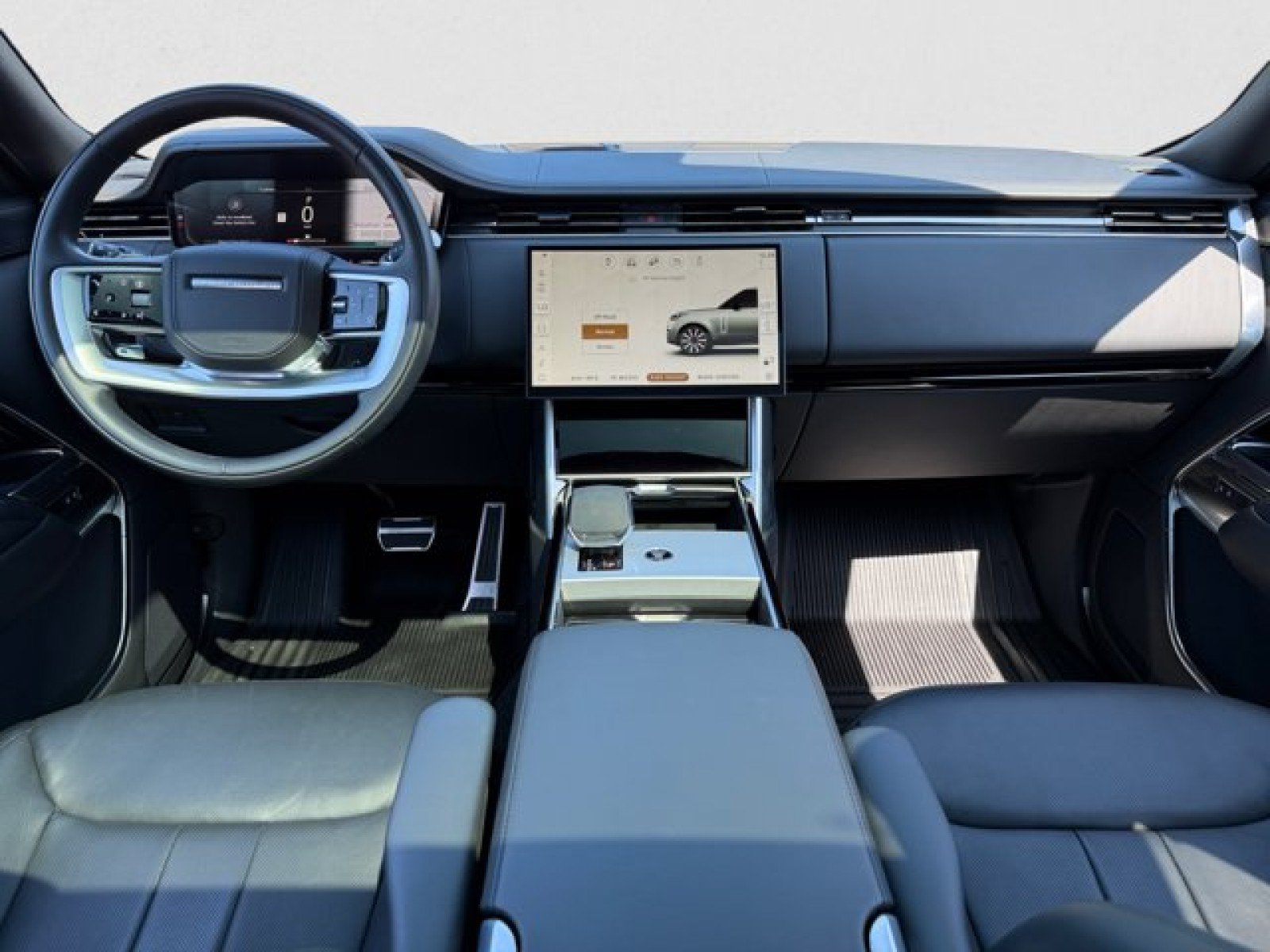 Certified 2025 Land Rover Range Rover SE AWD/4WD image 13