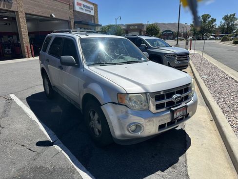Used 2011 Ford Escape XLT w/ 202A Rapid Spec Order Code FWD image 2