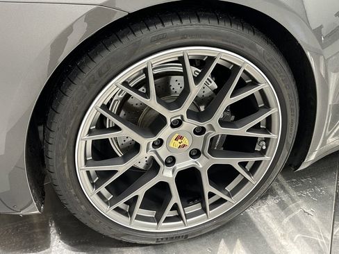 Used 2022 Porsche 911 Carrera image 19