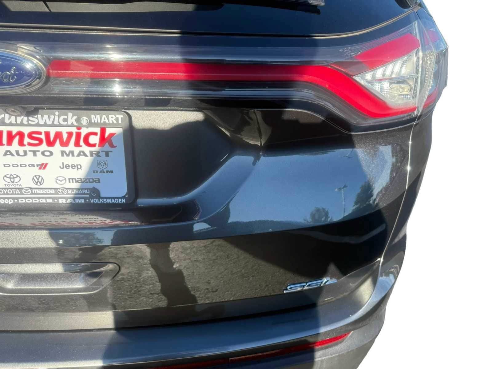 Used 2015 Ford Edge SEL w/ Equipment Group 201A FWD image 18