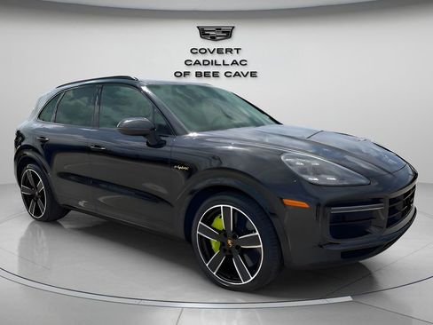 Used 2023 Porsche Cayenne Turbo S image 1