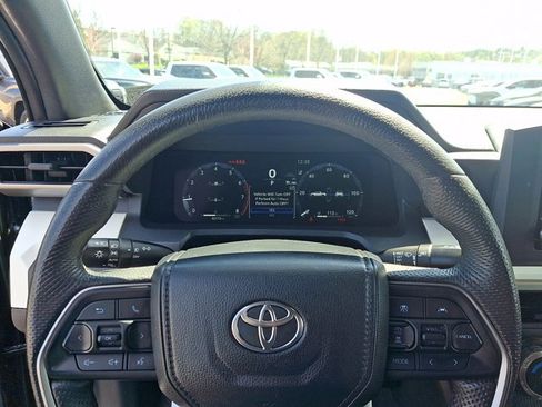 Certified 2024 Toyota Tacoma TRD Off-Road image 18