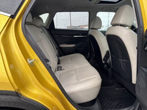 Used 2023 Kia Seltos SX w/ SX Sunroof Package image 14