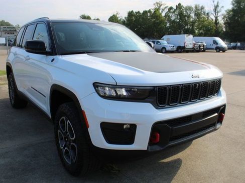 Used 2022 Jeep Grand Cherokee Trailhawk w/ Luxury Tech Group III image 7