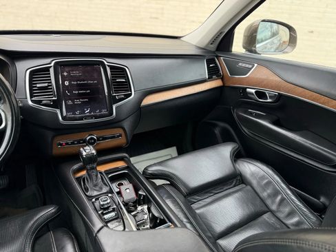 Used 2016 Volvo XC90 T6 Inscription w/ Vision Package image 9