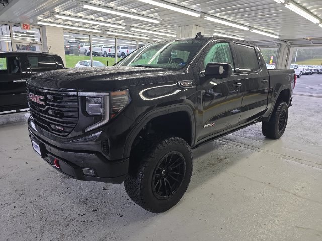 Used 2024 GMC Sierra 1500 AT4 w/ AT4 Premium Package AWD/4WD image 2