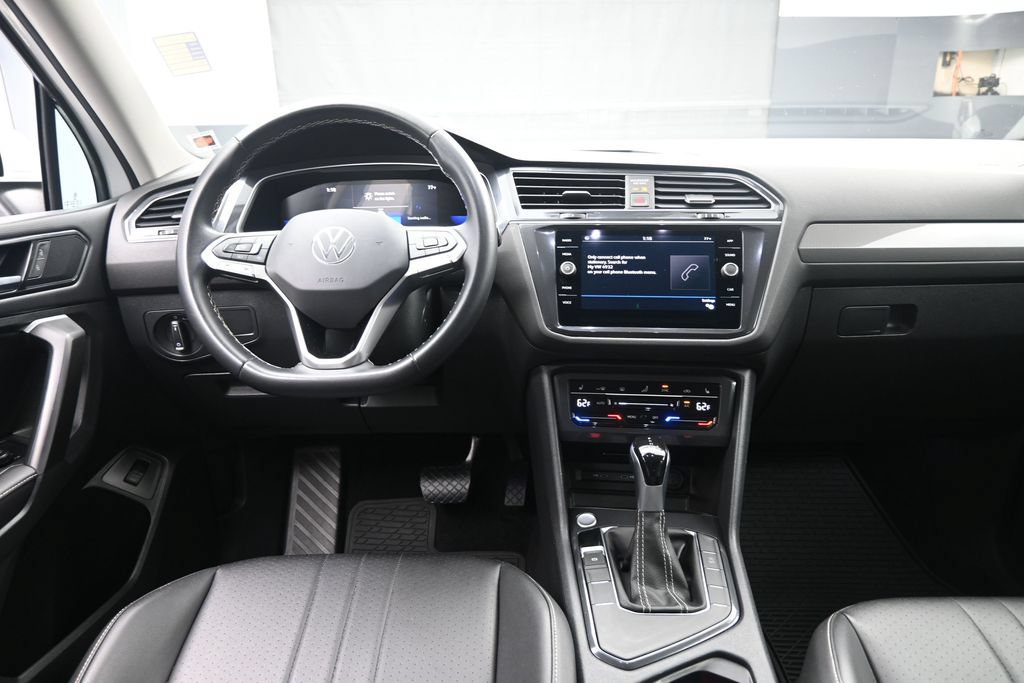 Used 2024 Volkswagen Tiguan SE FWD image 9