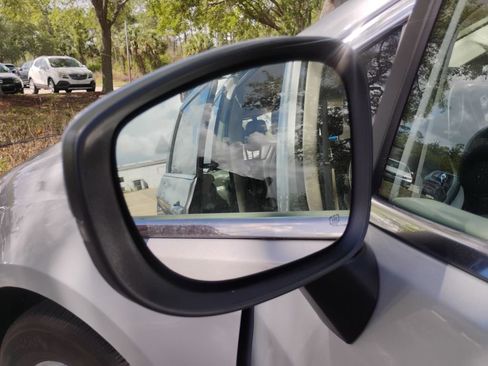 Used 2023 Chrysler Pacifica Touring-L image 22