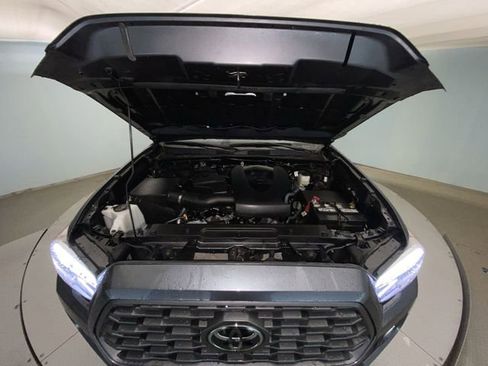 Used 2022 Toyota Tacoma TRD Off-Road w/ TRD Premium Off Road Package image 26