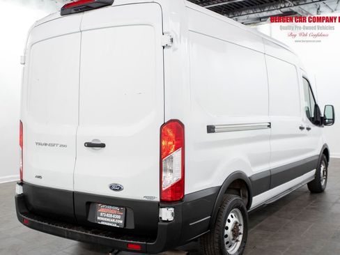 Used 2022 Ford Transit 250 Medium Roof AWD image 11