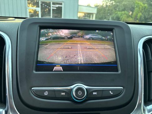 Used 2021 Chevrolet Equinox LT image 21