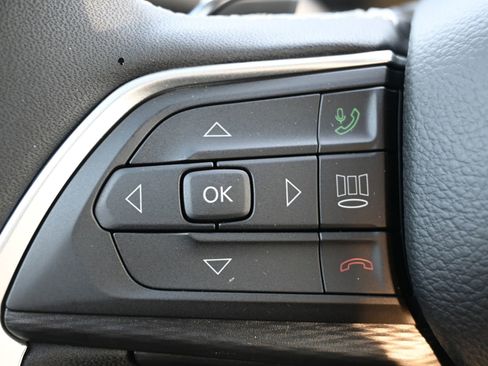 New 2026 Jeep Grand Cherokee Laredo image 8