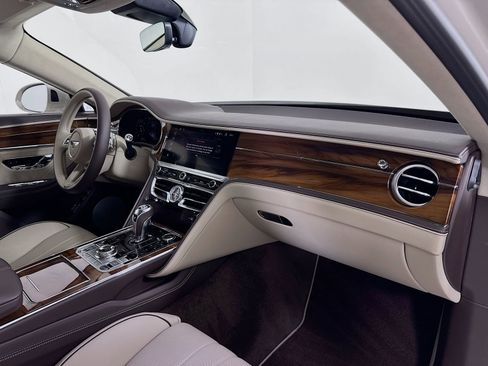 New 2026 Bentley Flying Spur Plug-In Hybrid image 28