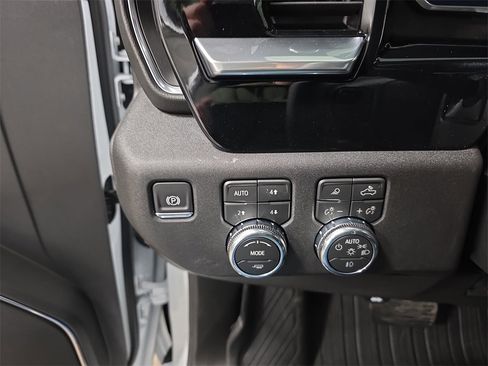 New 2026 GMC Sierra 2500 SLT image 24