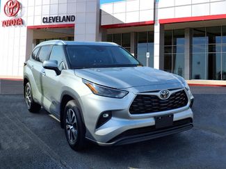 Used 2024 Toyota Highlander XLE video 1