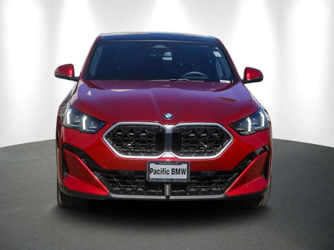 Used 2025 BMW X2 xDrive28i w/ Premium Package image 2