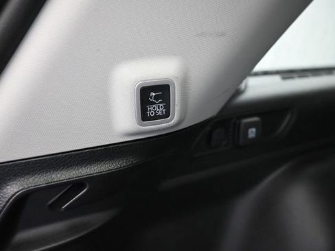Used 2022 Jeep Grand Cherokee Limited AWD/4WD image 7