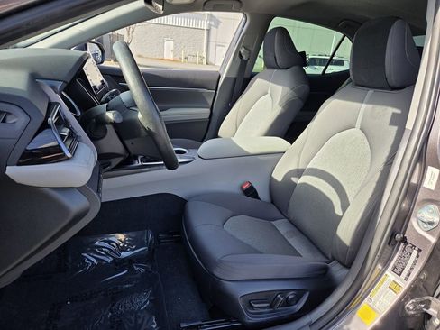 Used 2024 Toyota Camry LE w/ Convenience Package FWD image 5