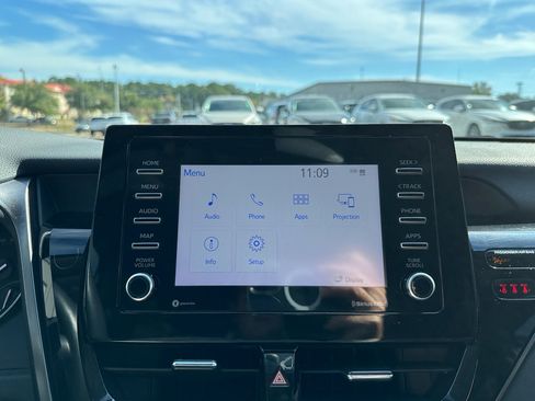 Used 2023 Toyota Camry SE image 12