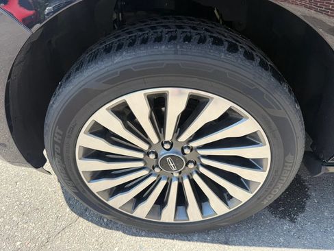 Used 2019 Lincoln Navigator Reserve w/ Cargo Package AWD/4WD image 9