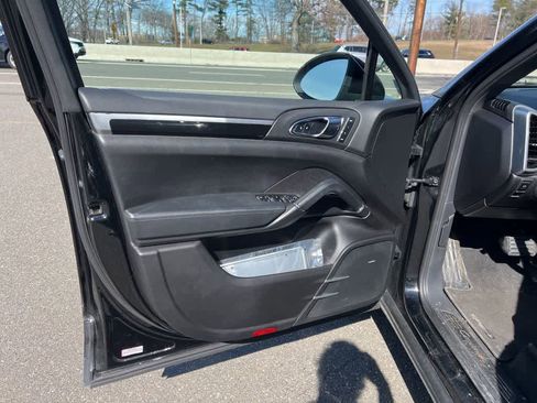 Used 2012 Porsche Cayenne S image 37