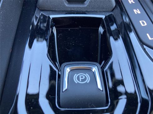 New 2026 GMC Canyon Elevation w/ Convenience Package image 32