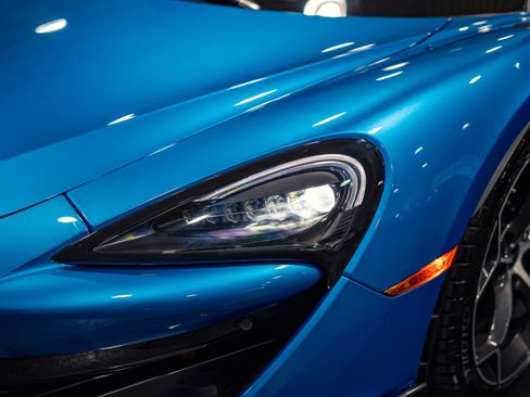 Used 2020 McLaren 600LT Spider RWD image 32