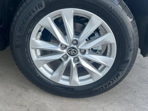 Used 2023 Toyota Corolla Cross LE FWD image 26